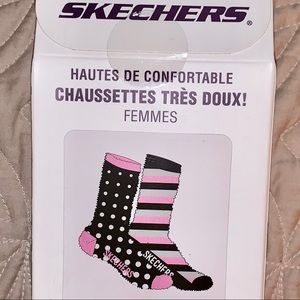 NWT Skechers 2 pair soft socks in a box pink black